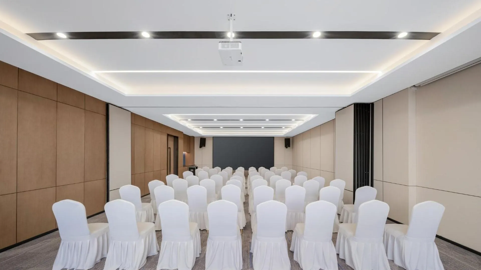 Holiday Inn Express Zhengzhou Nongye Road By Ihg Hotel