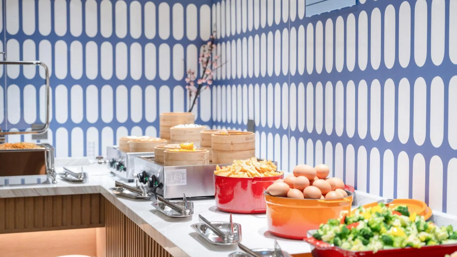 Holiday Inn Express Zhengzhou Nongye Road By Ihg 4*,  China